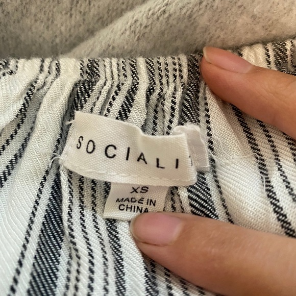 Off the shoulder blouse - Picture 3 of 3